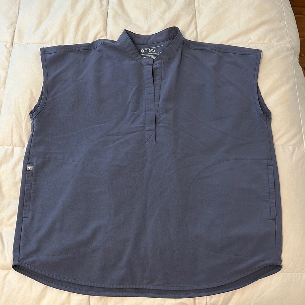 FIGS Rafaela two pocket scrub top